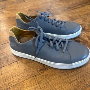 OluKai Men's Lae'ahi Li 'Ili casual leather sneakers Men’s size 10.5 in Stone